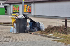 Centrum-handlowe-w-Lwowku-Slaskim-czy-wysypisko-smieci-05