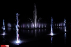 Fontanny-multimedialne-w-parku-w-Legnicy-tanczace-fontanny-10