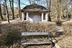 zaniedbany-park-miejski-w-Lwowku-Slaskim-05