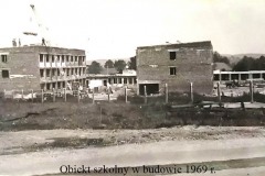2-ZSET-Rakowice-Wielkie-obiekt-szkolny-w-budowie-1969-r