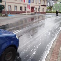 Plama oleju na drodze