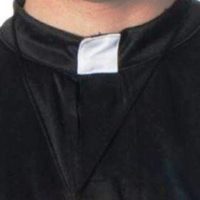 Oskarżony o molestowanie nieletniej ksiądz staje przed sądem