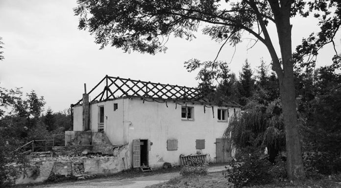 W nocy spłonął dom. Rodzina bez dachu nad głową