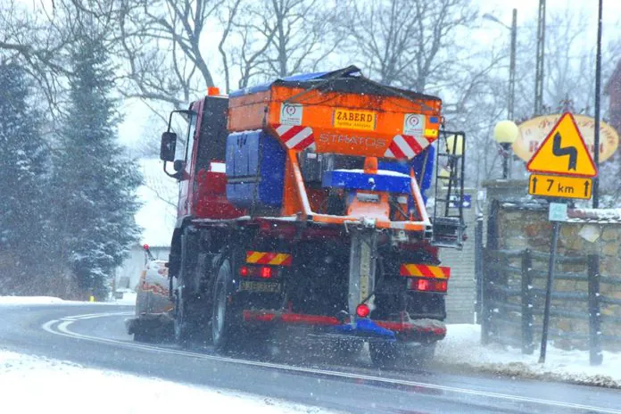 piaskarka odśnieżanie pług
