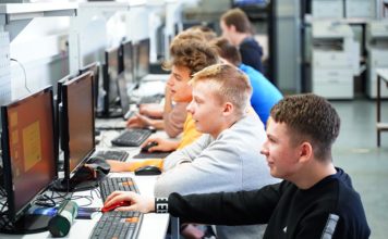 Regionalne Centrum Kształcenia Informatycznego w ZSE-T w Rakowicach Wielkich?