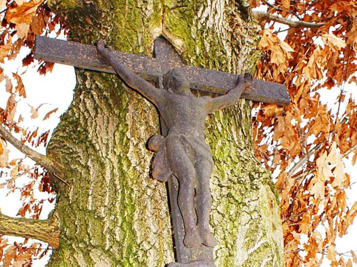 przydrożny krzyż