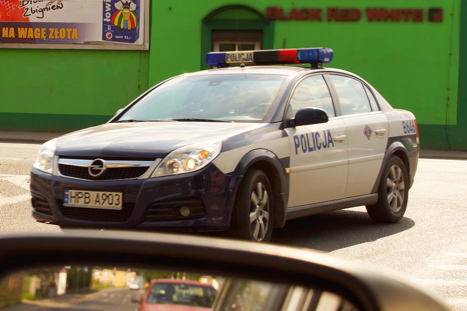 Policyjny pościg za uciekającym Audi Lwówecki.info