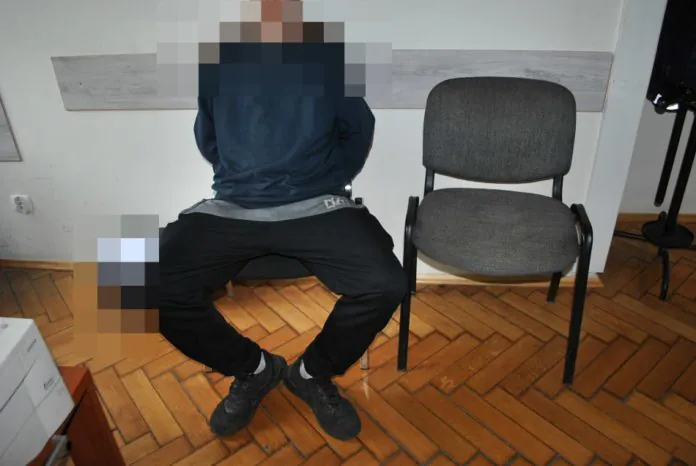 kradzież puszki z pieniędzmi