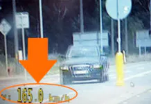 18-latek jechał w terenie zabudowanym 165 km/h