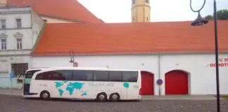 Autokarem zablokował wyjazd z remizy
