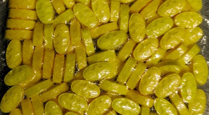 Przemyt tabletek ecstasy z logo „Batman” w przesyłce pocztowej z Niemiec