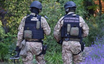 Legalizacja pobytu cudzoziemców za łapówki. Zatrzymania w Dolnośląskim Urzędzie Wojewódzkim