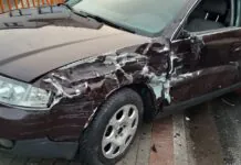 Ślisko na drodze! Bus zderzył się z Audi