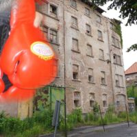 Lwówek Śląski: Znany bokser chce kupić słodownię. Zobacz, jaki ma pomysł