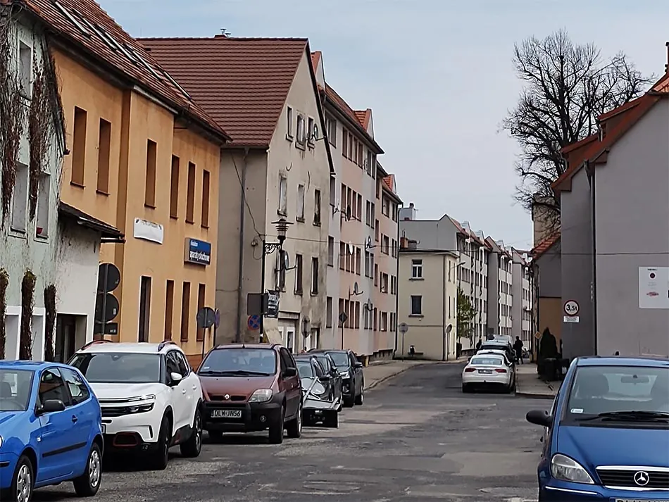 Znaki przewróciły się na samochód 1 znaki przewróciły się na samochód 2