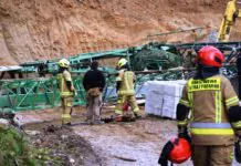 W Szklarskiej Porębie przewrócił się żuraw wieżowy. Operator jest w krytycznym stanie.