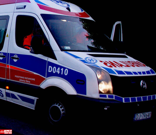 Pieszy wpadł pod samochód