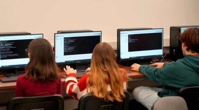 Wyposażenie technikum informatycznego godne uczelni wyższych