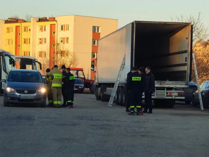 TIR z darami z pomocą