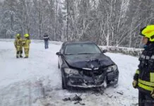 Zima wróciła do Karkonoszy. Czołowe zderzenie pojazdów na Zakręcie Śmierci
