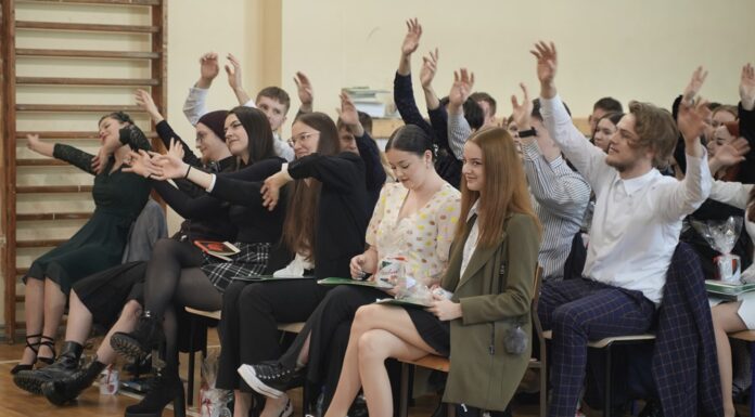 Tegoroczni maturzyści odebrali świadectwa ukończenia szkoły