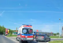 Zdarzenie drogowe przy komendzie policji