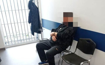 Policjanci zatrzymali pięciu mężczyzn i kobietę