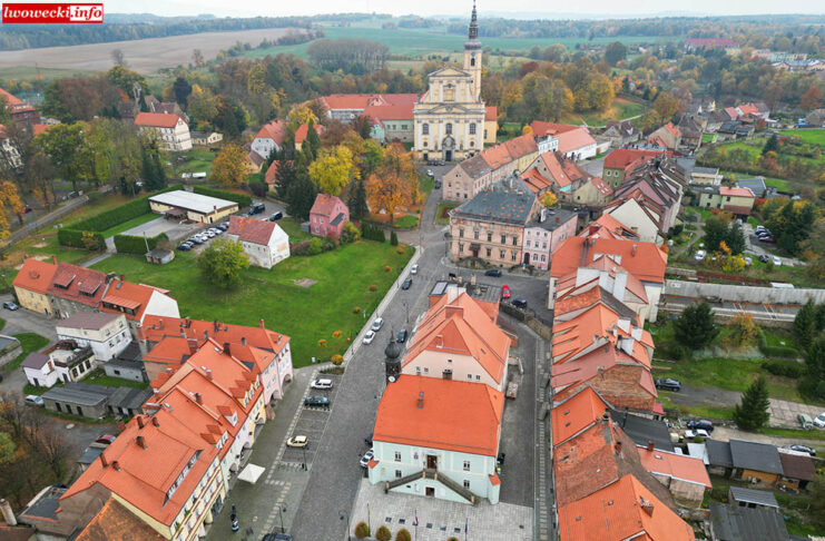 Lubomierz rynek z lotu ptaka dron