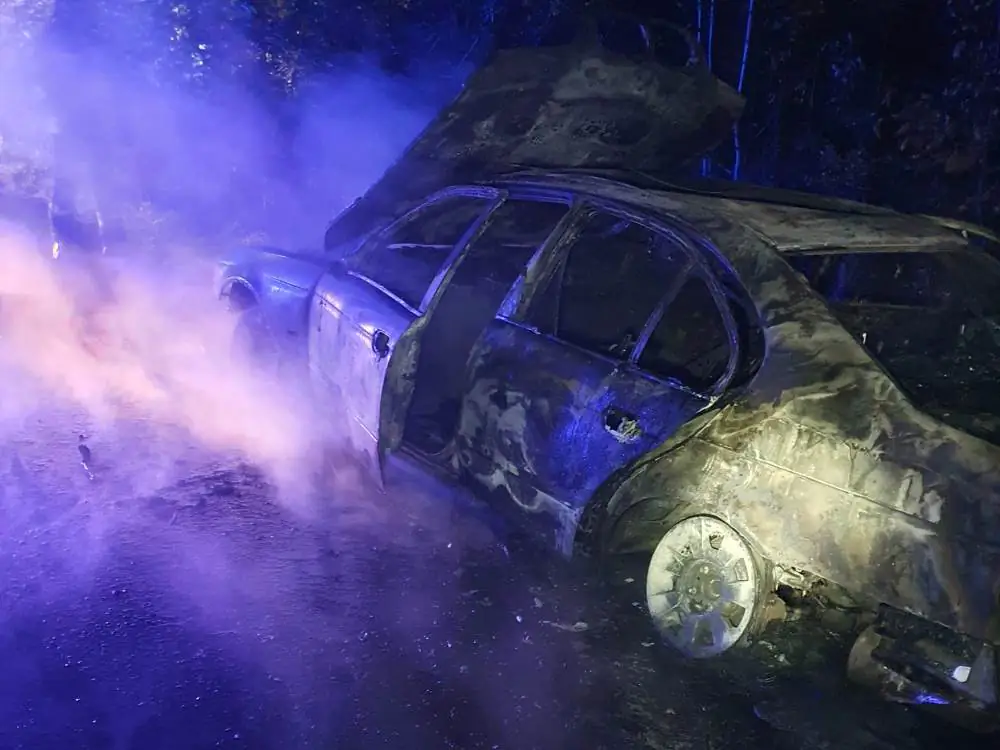 W nocy spłonęło BMW 5 Pożar samochodu Proszowa