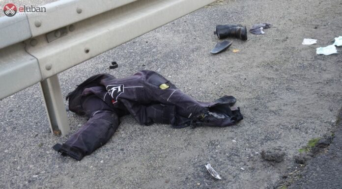 Motocyklista poszkodowany po zderzeniu z dwoma autami