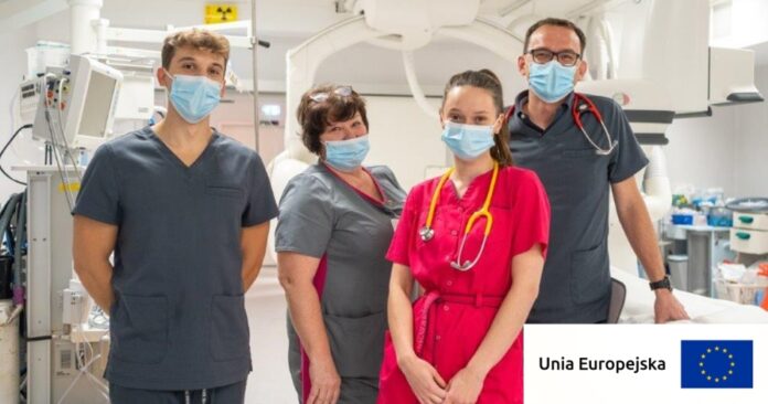 Zespół lekarzy specjalistów ze szpitala przy ul Kamieńskiego we Wrocławiu codziennie ratuje życie i leczy małych pacjentów