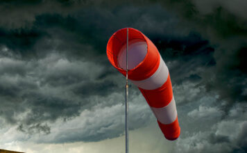 Powiat lwówecki. Wiatr w porywach do 100 km/h