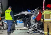 Zmiażdżony radiowóz, policjanci w szpitalu. Koszmar na autostradzie.