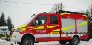 Strażacy oficjalnie przyjęli nowy samochód OSP Pasiecznik Lubomierz samochód przekazanie 2023 31