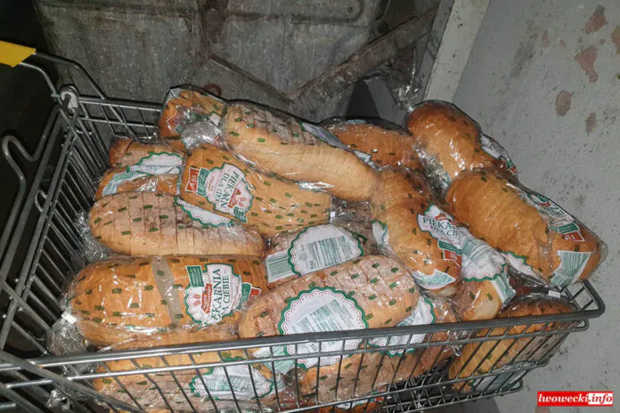 chleb na śmietniku