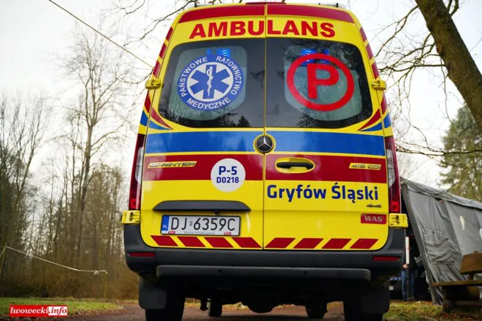 Pogotowie Jelenia Gryfów nowa karetka 03
