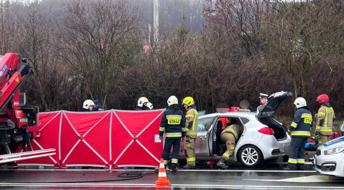 Śmiertelny wypadek na krajowej trójce. Nie żyje 17-latka