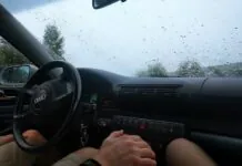 Unia zakaże zerkania na nogi pasażerki?