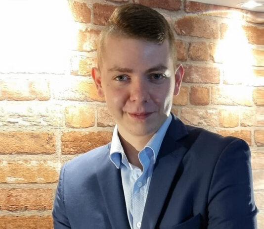 Radny Mateusz Szumlas