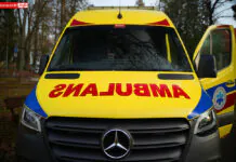 Wypadek na budowie. Poszkodowany w stanie ciężkim pogotowie szpital ambulans