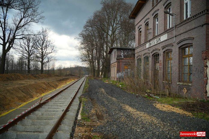 Mirsk dworzec pociąg Kolej Gór Izerskich 05