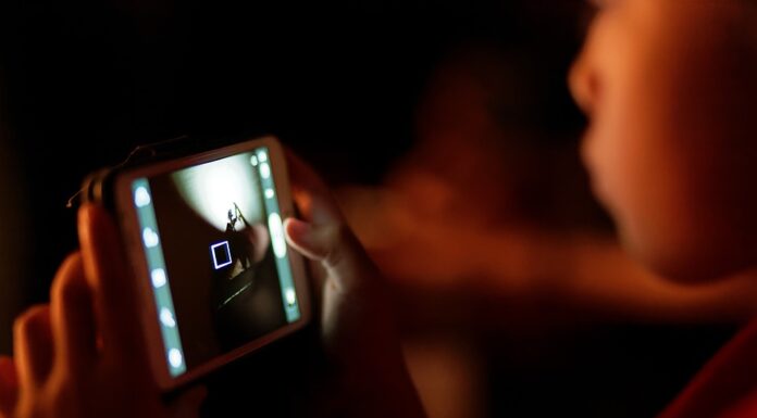 Nastolatki wobec pornografii cyfrowej