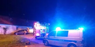 Strażacy z połowy powiatu dysponowani do nocnego pożaru