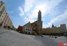 ratusz lwówek rynek