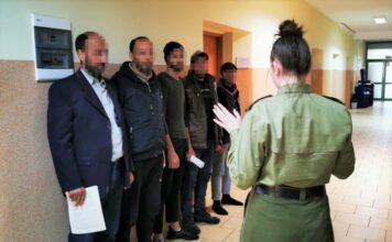 Chcieli zarobić na przerzucie cudzoziemców