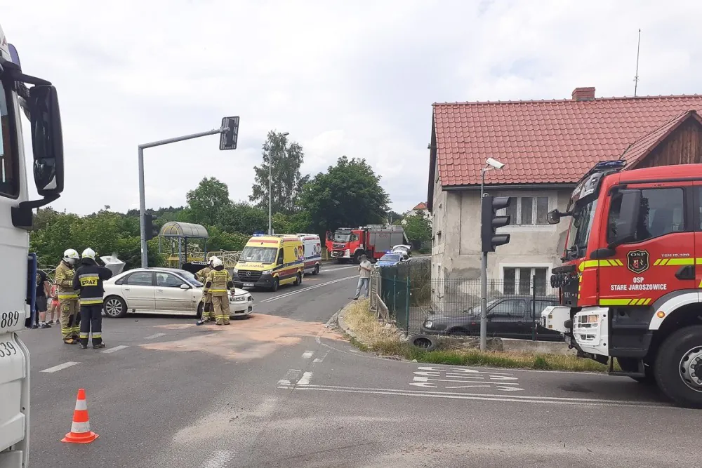 Nowe Jaroszowice wypadek kolizja 1