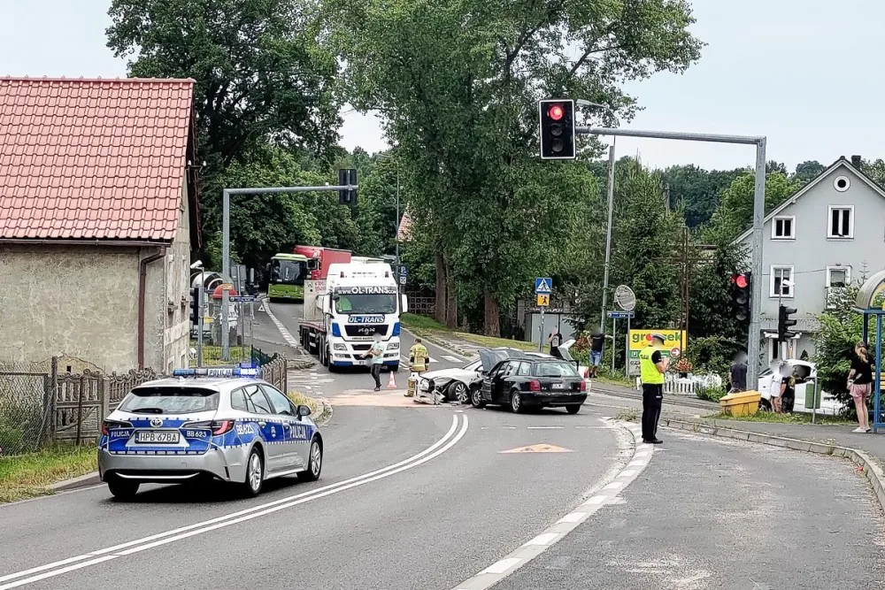 Nowe Jaroszowice wypadek kolizja 3