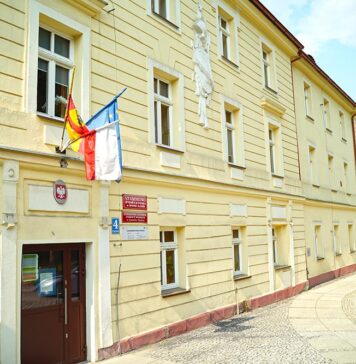 Powiat Lwówecki. Wyjście z klasą