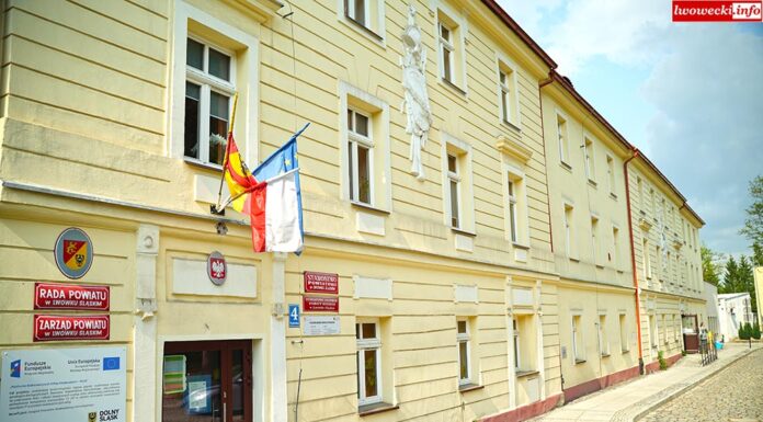 Powiat Lwówecki. Wyjście z klasą