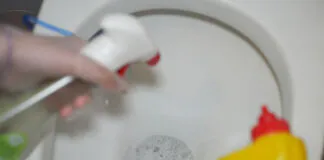 Kto oprócz Świeradowa zanieczyszcza Kwisę? wc muszla toaleta ścieki